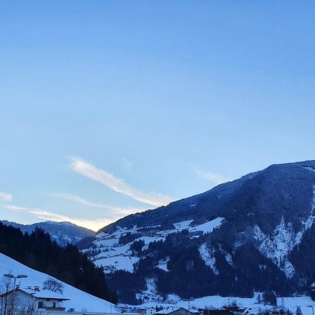 Ferienwohnung Kroell Zell am Ziller Pokoj fotografie
