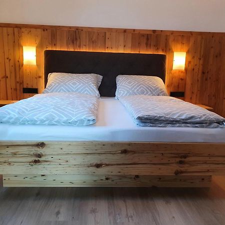Ferienwohnung Kroell Zell am Ziller Pokoj fotografie