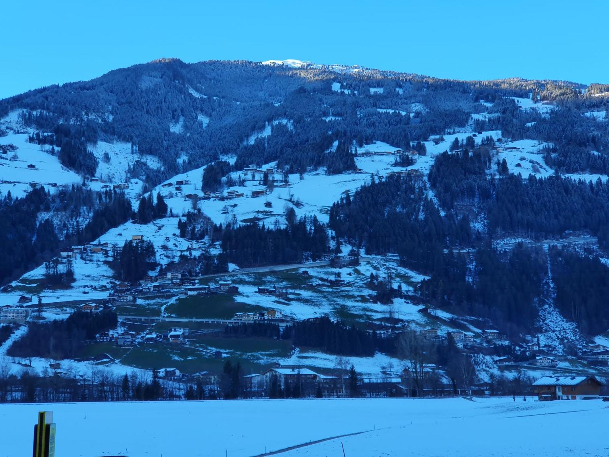Ferienwohnung Kroell Zell am Ziller Pokoj fotografie